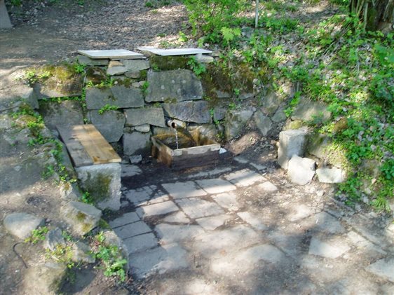 voda z Bělovské studánky je pitná 5.10.2015