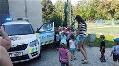 Městská policie Otrokovice v Mateřské školce na ul. Hlavní ukázka vozidla